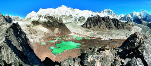 Monte Cho Oyu Himalaya Cina e Nepal 01 - copyright Shutterstock