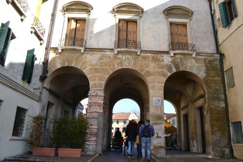 Treviso, tra calli, piazze e pontili